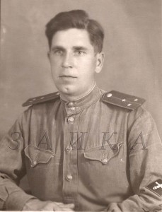 Фотография офицера с нарукавным знаком ИПТА
