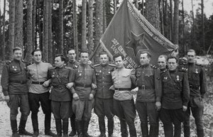 Фотография с нарукавным знаком ИПТА